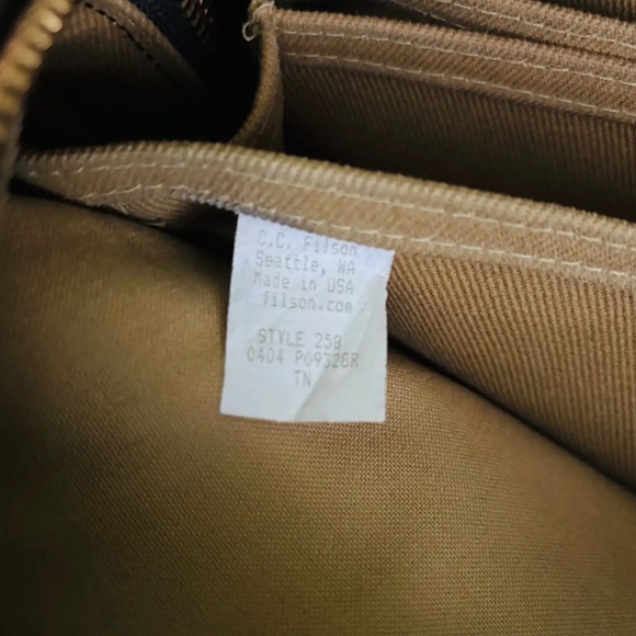 Filson Padded 258 Briefcase - Picture 5 of 6